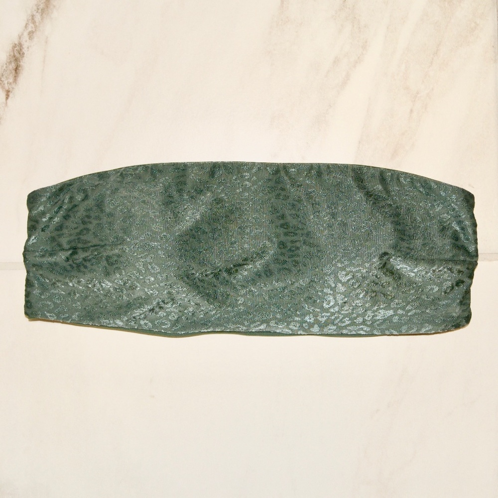 NWOT H&M cheetah print Bathing Suit Top